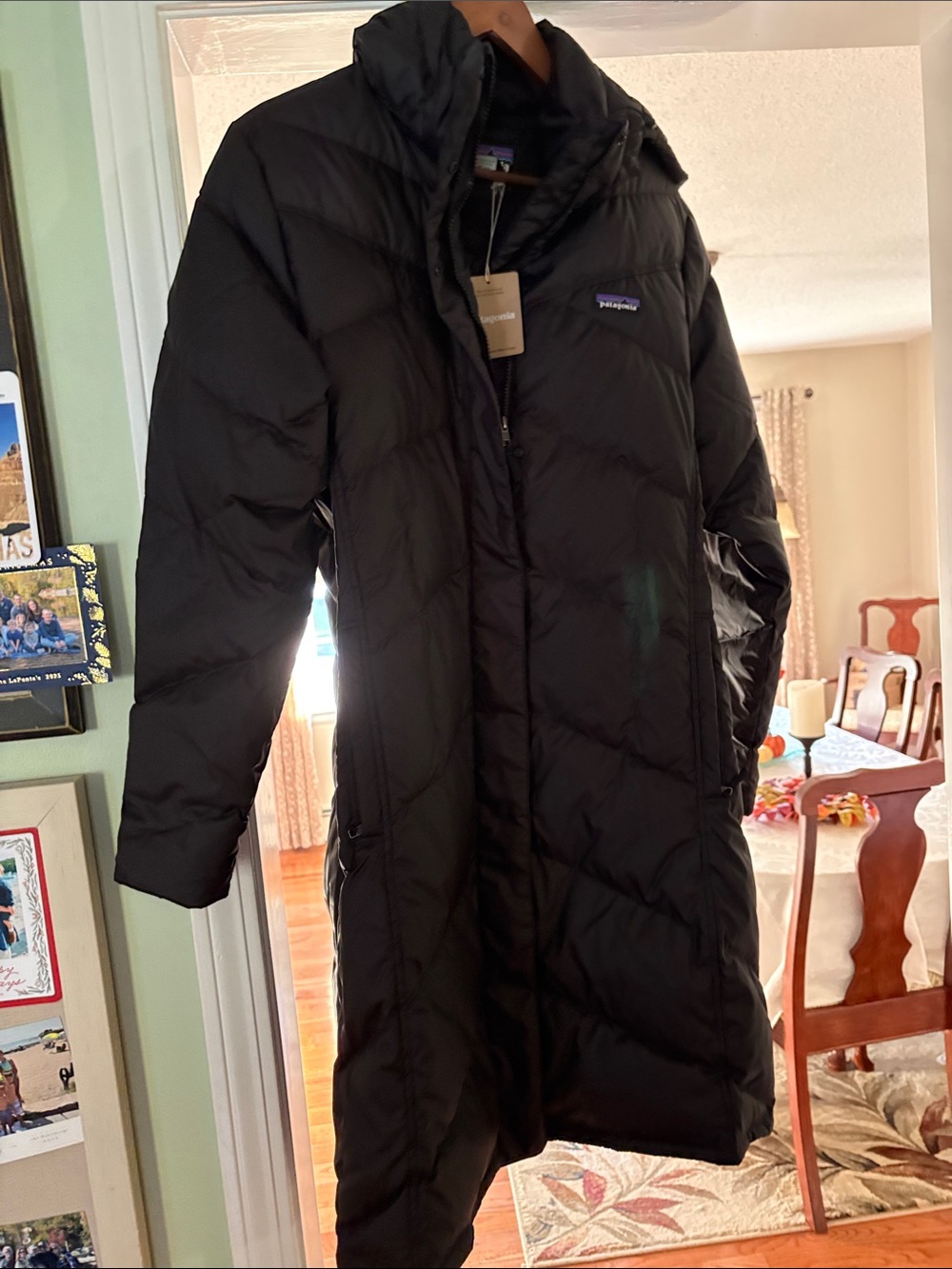 Patagonia Black Women's Long Puffer Coat detachable hood. New with tags.